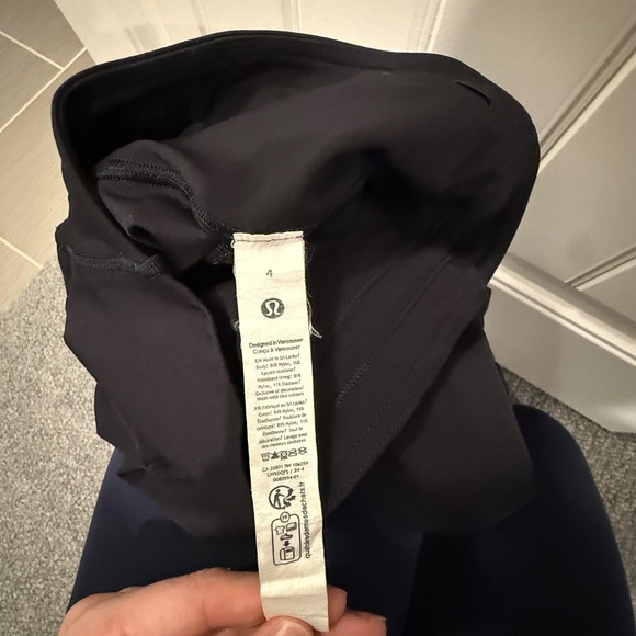 Lululemon Base Pace 28" High-Rise Leggings - Black Size 4 - Picture 4 of 5